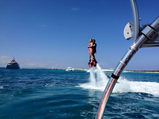  Flyboard com o instrutor 
